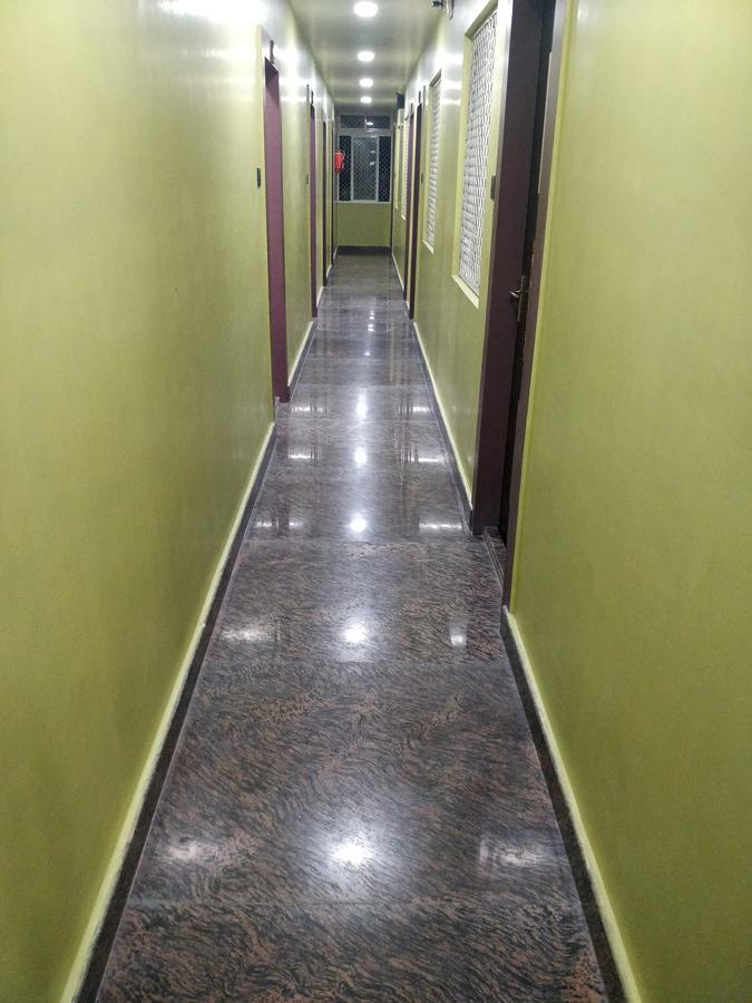 Oyo 16871 Anant Home Stay Shillong Dış mekan fotoğraf