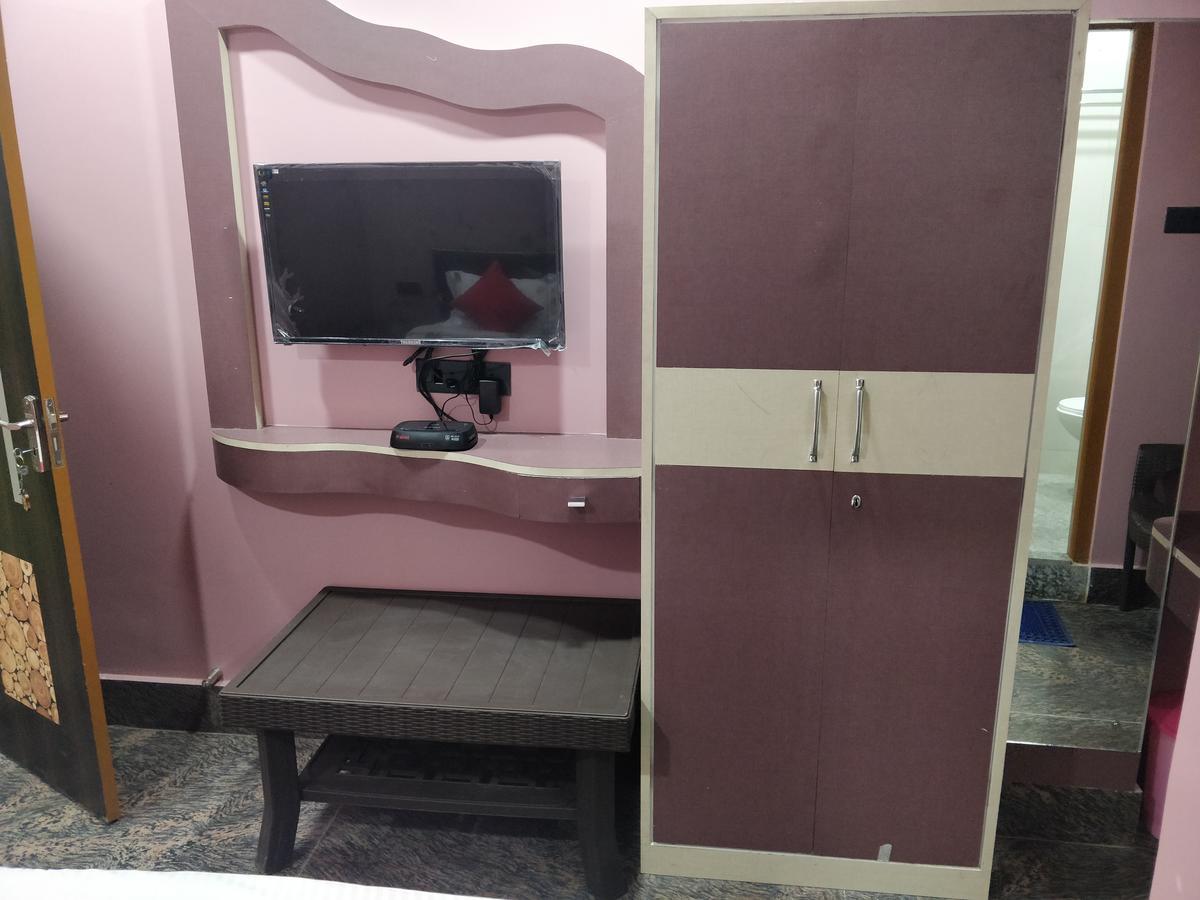 Oyo 16871 Anant Home Stay Shillong Dış mekan fotoğraf