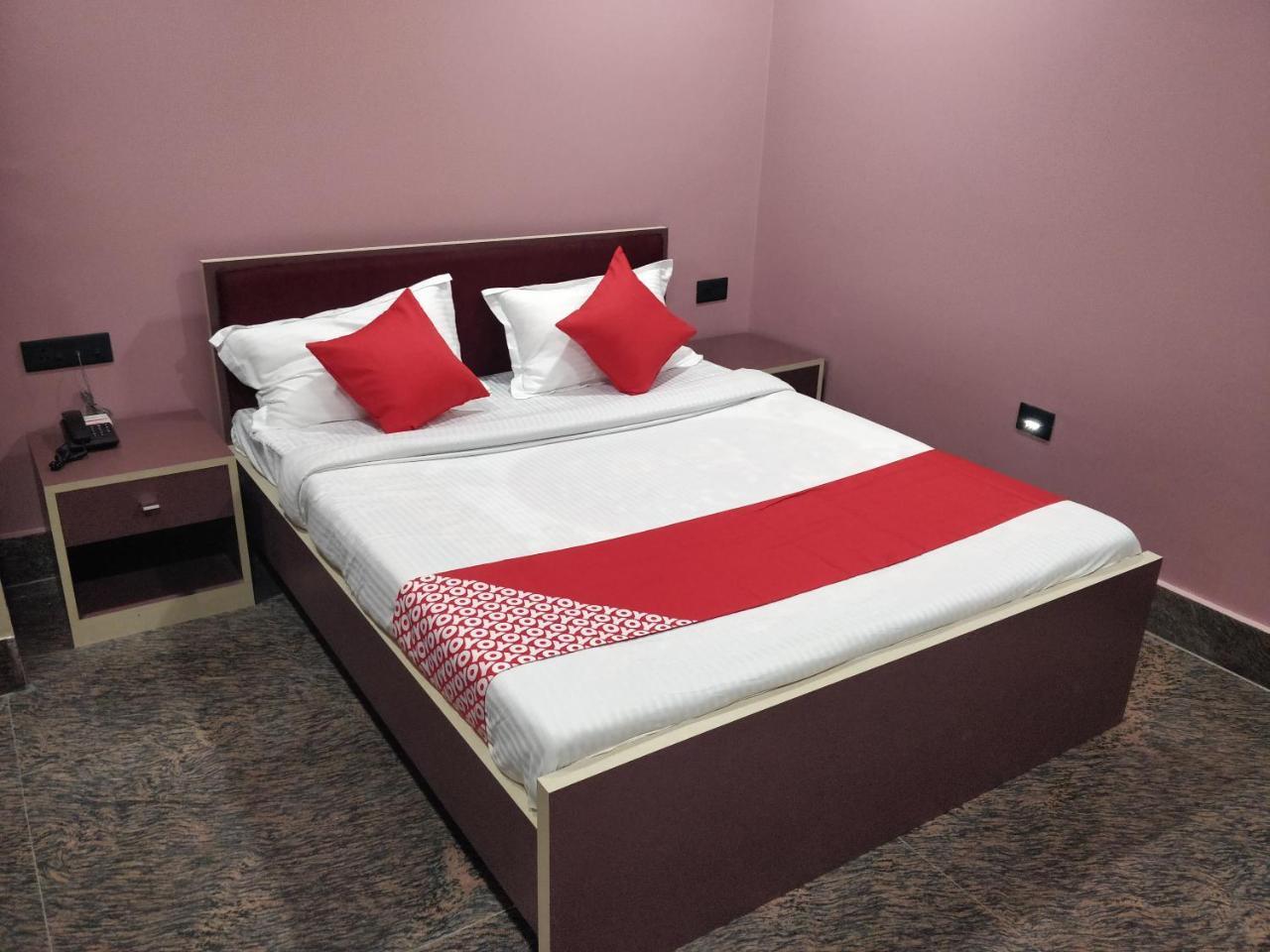 Oyo 16871 Anant Home Stay Shillong Dış mekan fotoğraf