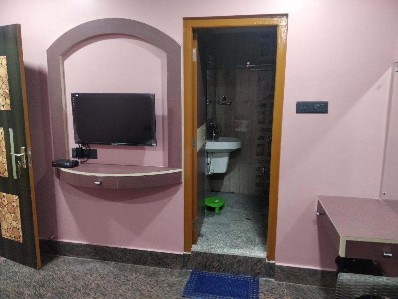 Oyo 16871 Anant Home Stay Shillong Dış mekan fotoğraf