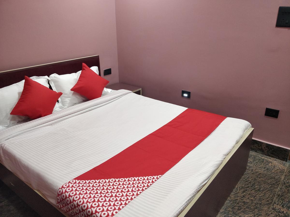 Oyo 16871 Anant Home Stay Shillong Dış mekan fotoğraf