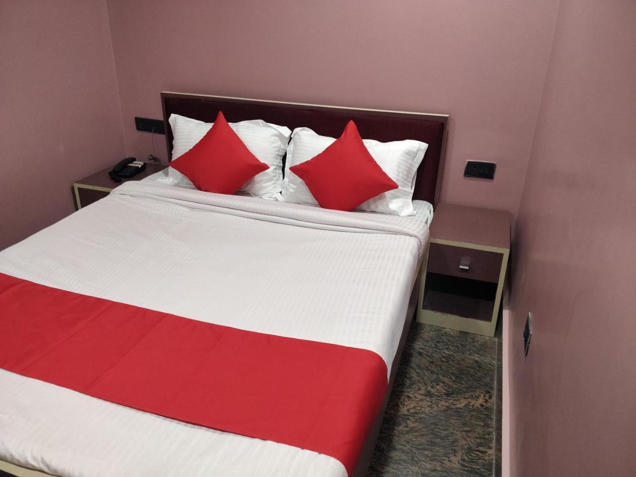 Oyo 16871 Anant Home Stay Shillong Dış mekan fotoğraf