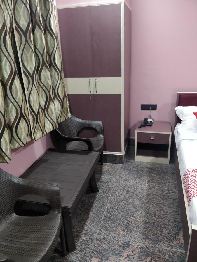 Oyo 16871 Anant Home Stay Shillong Dış mekan fotoğraf